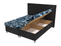 Luxusní čalouněná manželská postel Zodiac na nohách s úložným prostorem a elegantním čelem s knoflíky.